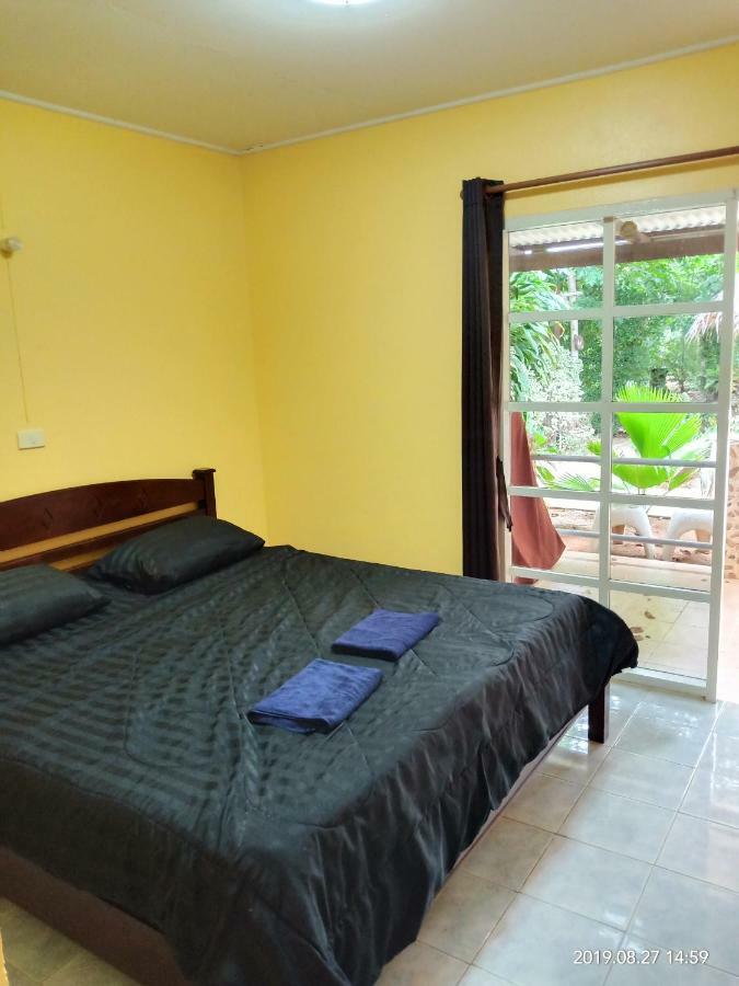 Blue Beach Resort Sam Roi Yot Bilik gambar